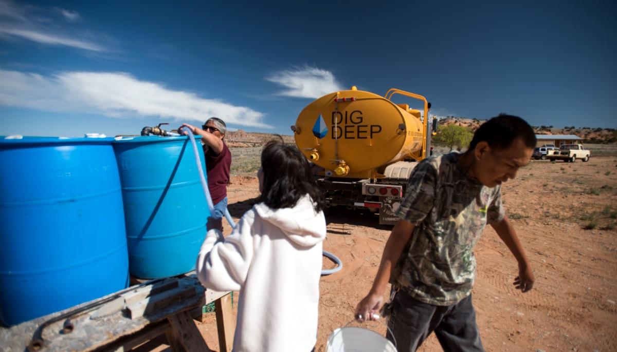 DigDeep truck delivering water