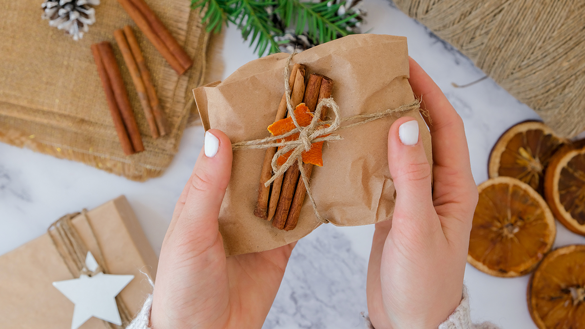 Spice wrapped gift