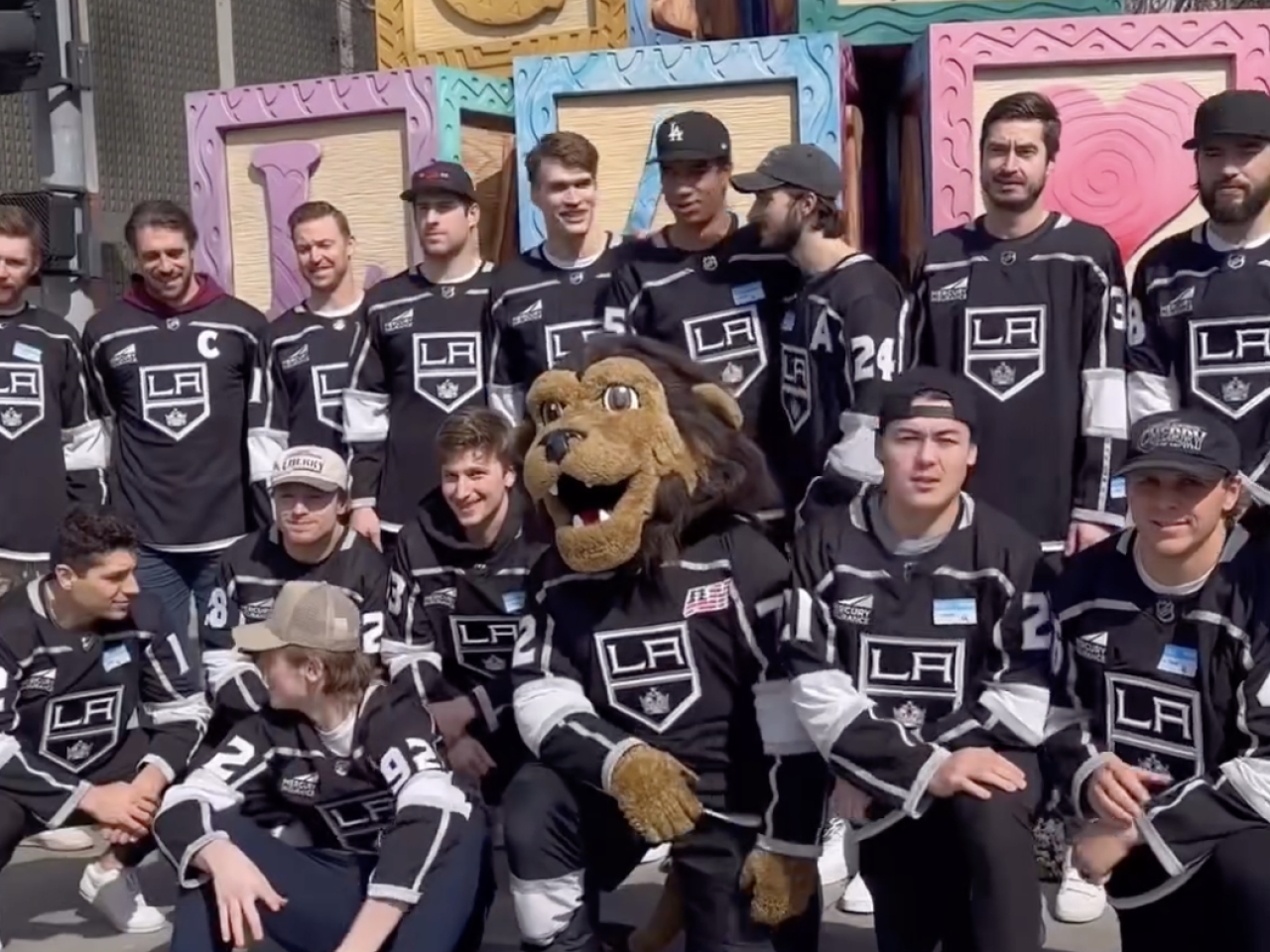 LA Kings players visited CHLA