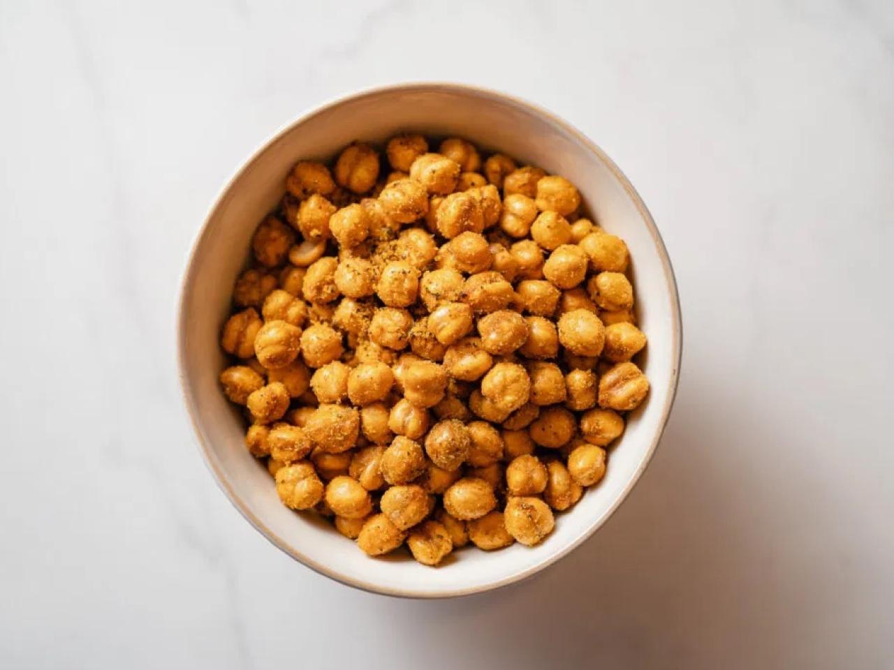 A bowl of Roasted Chickpeas