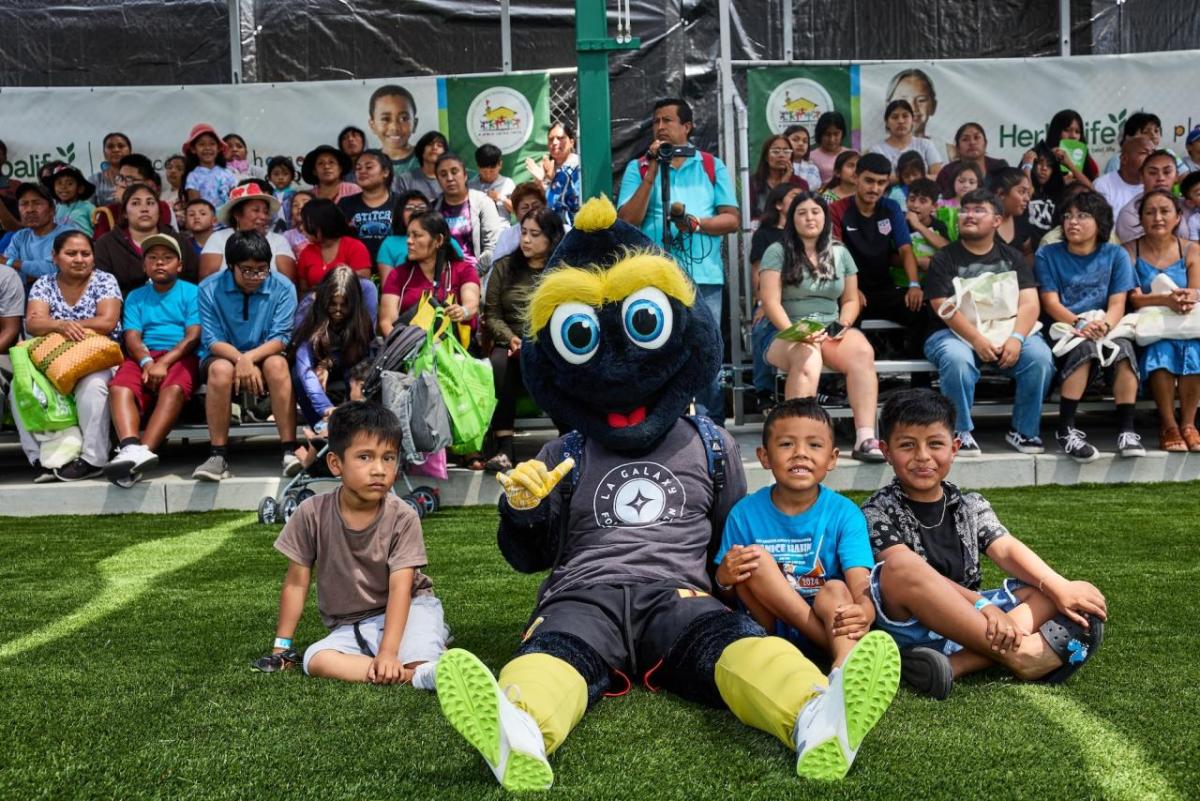 LA Galaxy's Cozmo joined in on pep rally games during the event.