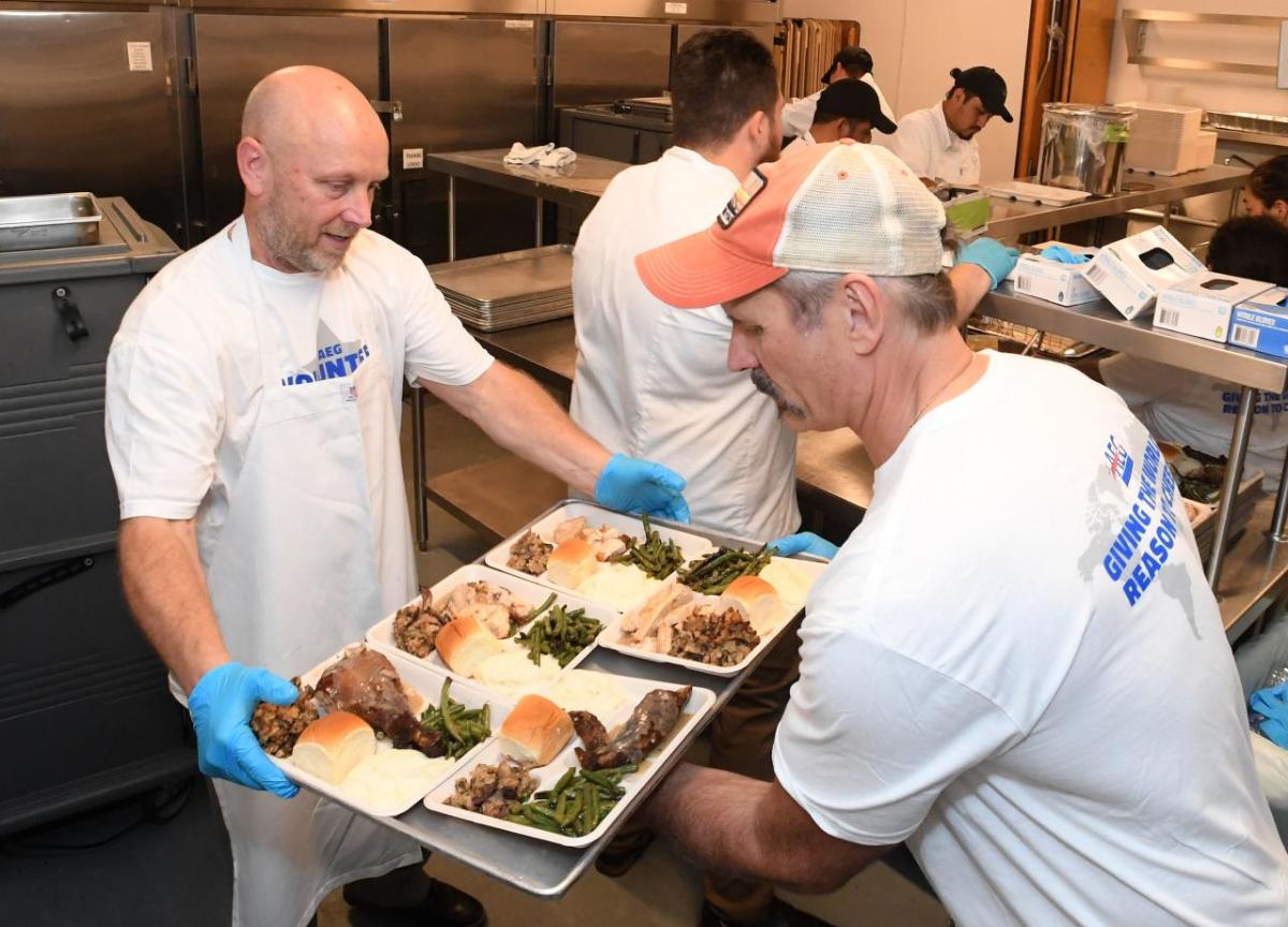 AEG employees served 500 Thanksgiving meals, prepared by Wolfgang Puck Catering, to local families in need at the 11th annual Community Thanksgiving celebration at the Novo LA LIVE in Los Angeles, CA.  