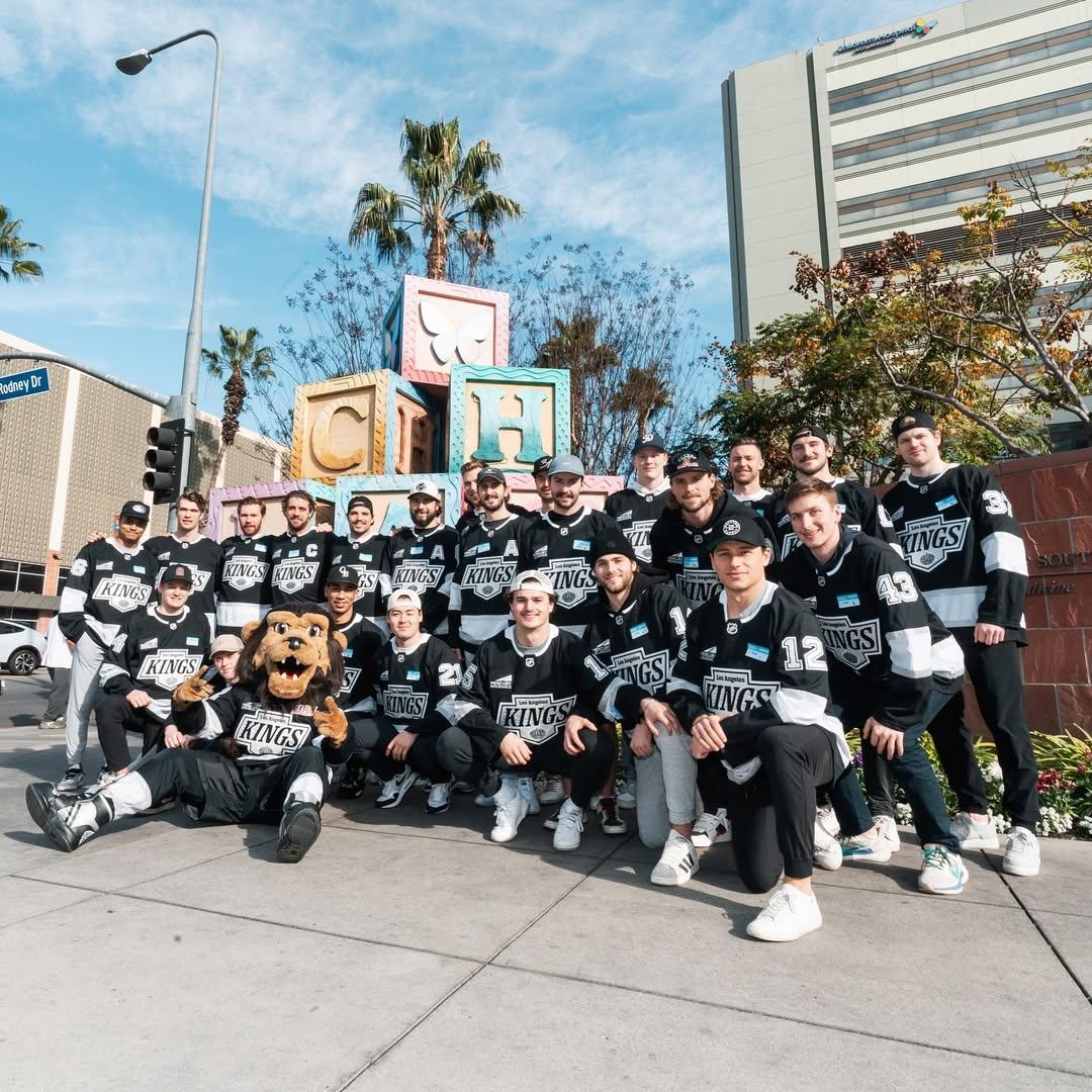 The entire LA Kings team visited nearly every wing at the hospital to deliver smiles and support to patients and staff. 