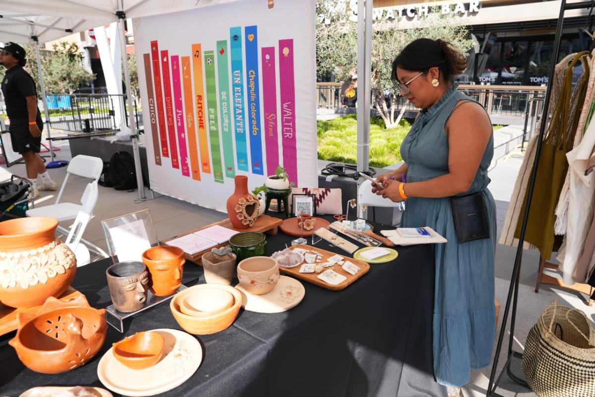 Local vendor, Hija Mija Studio, had a pop-up shop at Fiestón.