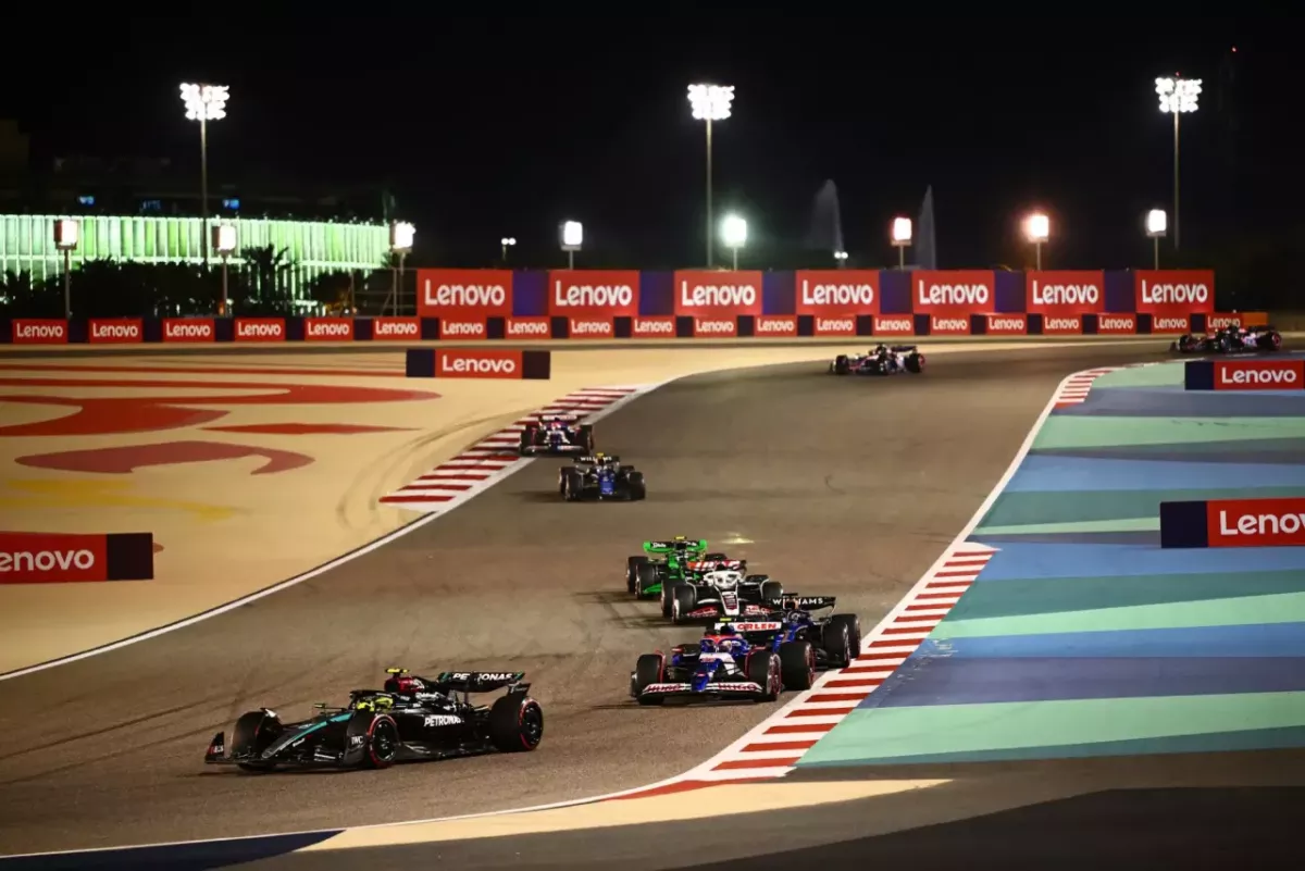 A F1 race at night