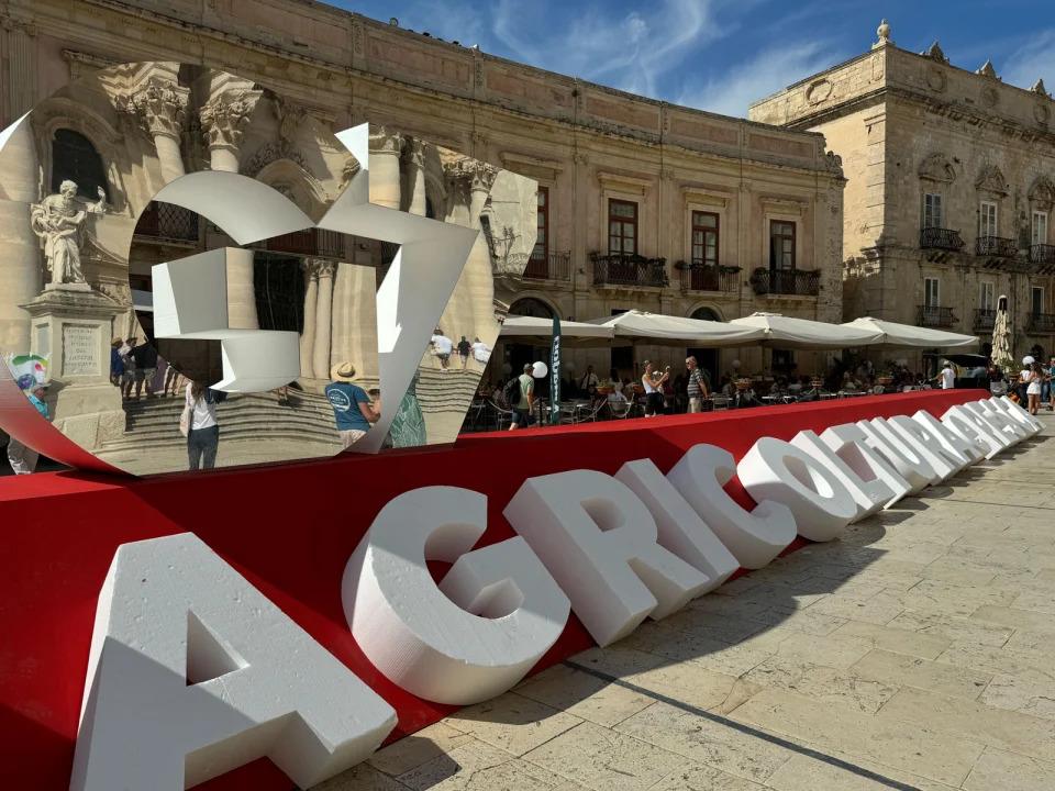 Large letters spell out G7 Agricoltura...