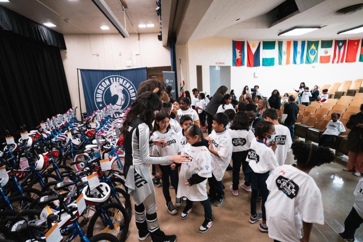 Eighty-five third graders at Hudson Elementary School in Long Beach, CA, received a brand-new bicycle from AEG’s LA Kings. 