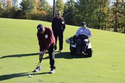 Covia volunteers play golf