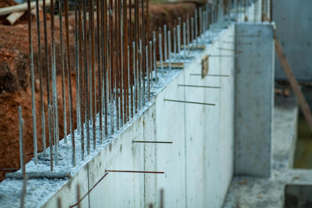 Steel bars poking out from cement