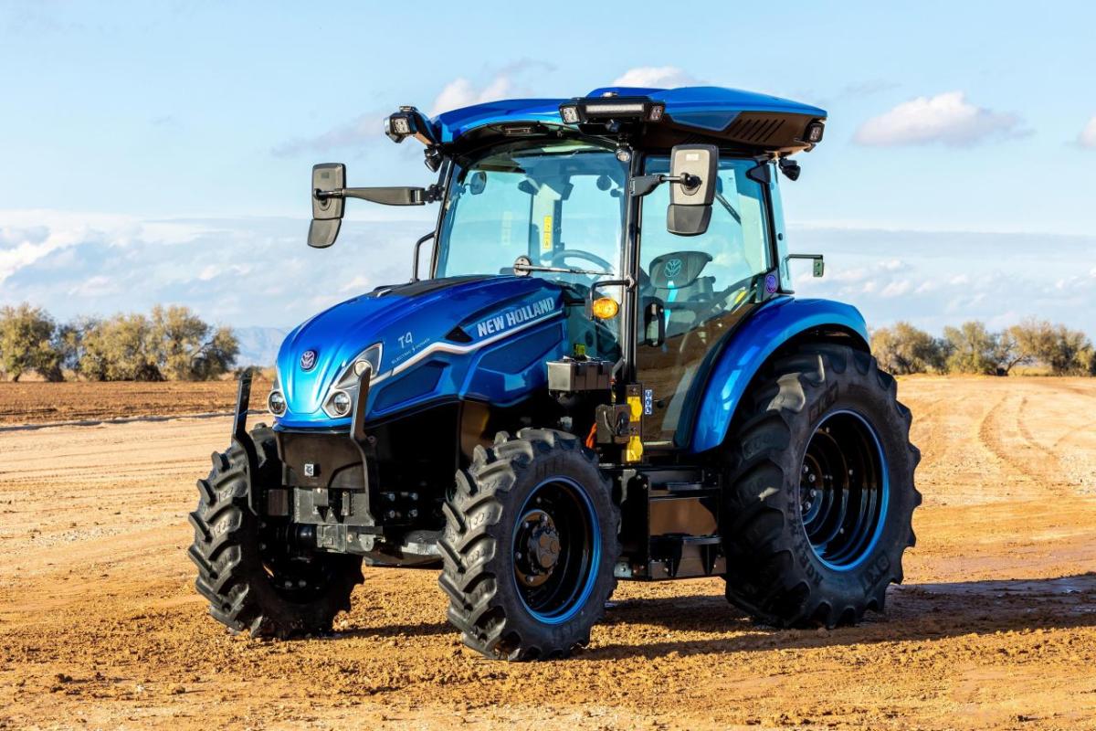Blue tractor 