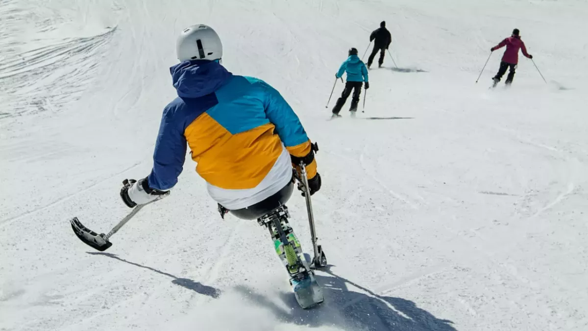 People skiing 