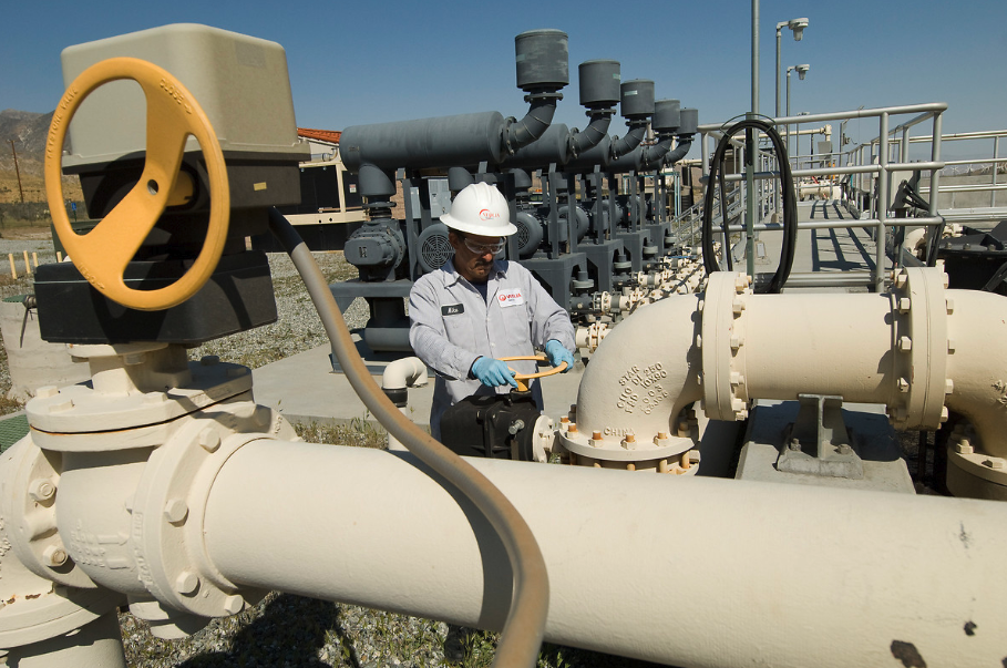 worker with water pipes