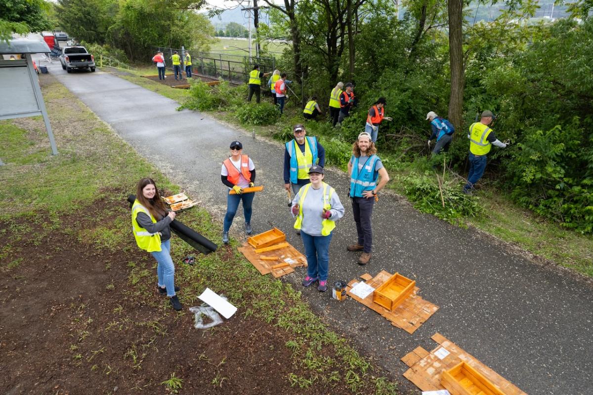 Wesco Earth Day Clean-Up: – Pittsburgh, Pennsylvania 