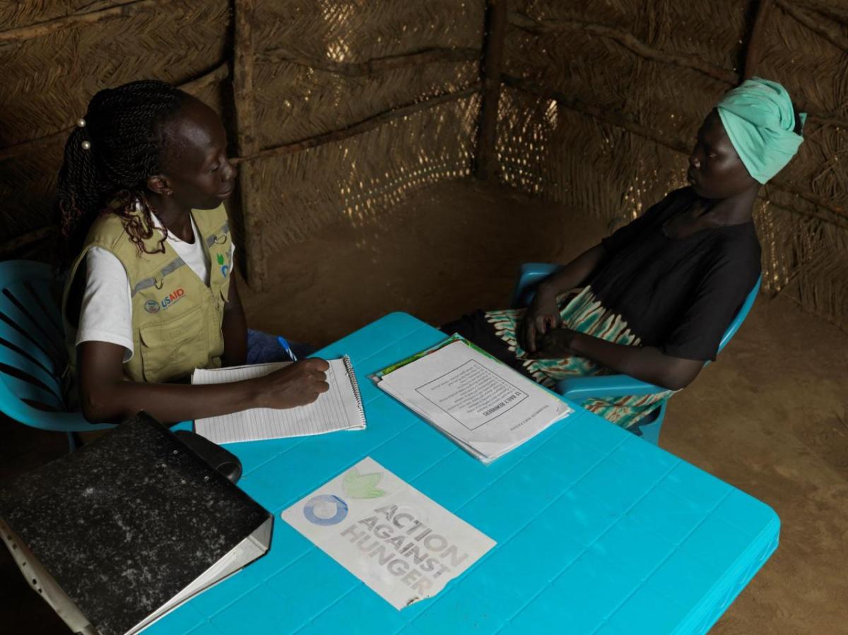 Action Against Hunger’s Multisectoral Emergency Team, nicknamed “MET,” helps communities facing urgent humanitarian needs. The MET often responds to some of the most remote, hardest-to-reach areas, helping women like Adut access lifesaving support.