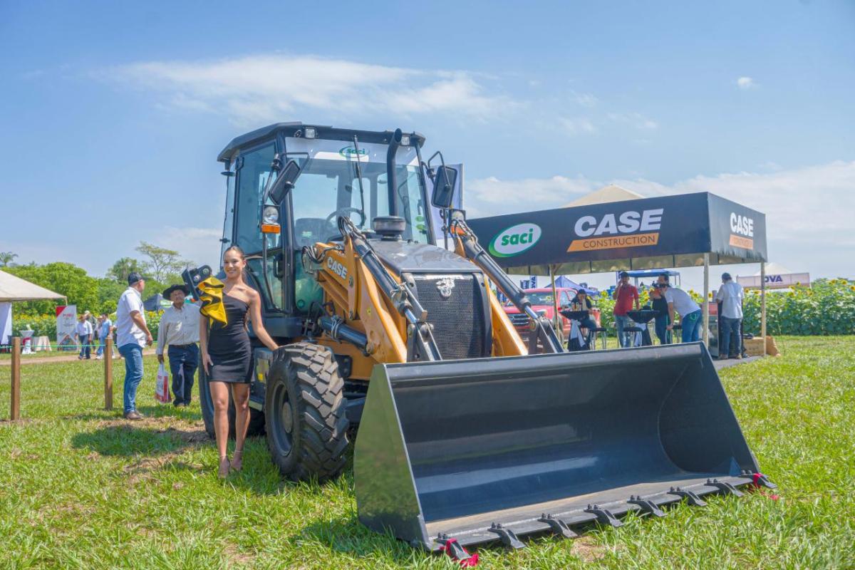 A large bucket-type construction vehicle