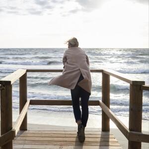 Person looking into the ocean