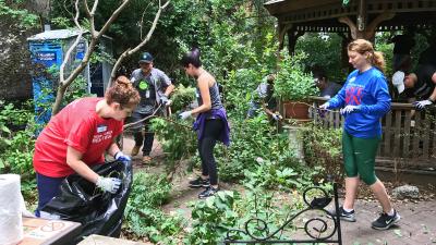 Volunteers at Goose Island Beer Company's Migration Week Tour in New York City where it partnered with Keep America Beautiful and GrowNYC to beautify All People's Garden.