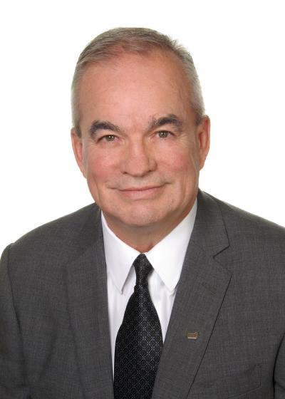 Barry Telford is the CEO of Universities West for Sodexo North America and the President of Sodexo Canada. A strong advocate for the new performance frontier: Quality of Life, Mr. Telford believes that great performance is driven by strong, inclusive leadership based on family and community-centered values and a commitment to serve others. Mr. Telford serves on the Board of the Sodexo Stop Hunger Foundation, Toronto’s Second Harvest and the Canadian Council of Aboriginal Business (CCAB).