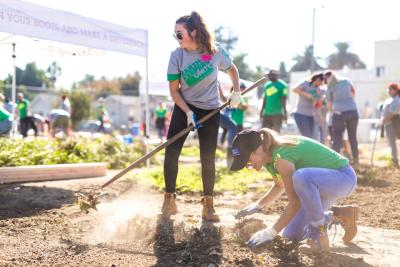 Thursday, November 1, 2018, Los Angeles, CA—Volunteers from Timberland, Journeys and the Student Conservation Association transform a vacant lot in Little Green Acres Park into a thriving community garden for local residents. As part of its commitment to urban greening, Timberland has pledged to create or restore another 500,000 square feet of green space in U.S. cities over the next 5 years. (Photo Credit: Greg Doherty/WireImage)
